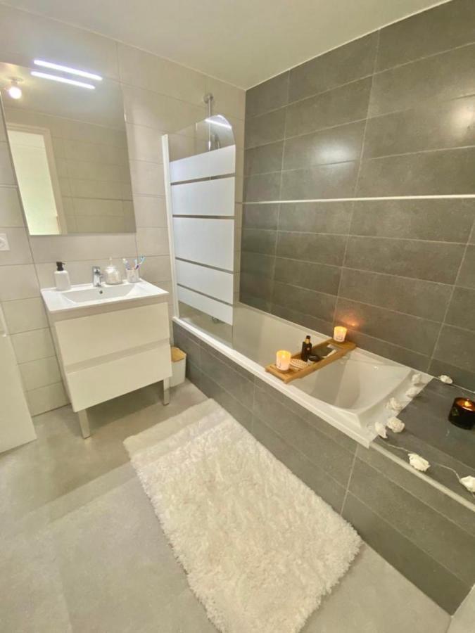 Luxurious Flat At 5 Min By Walk To Monaco, Free Parking And Sea View Apartment Beausoleil Bagian luar foto